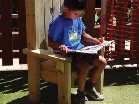 Story/Reading Chair-EYR - Image 1