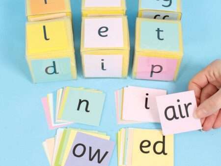 Small Foam Pocket Phonics Dice Pack-EYR - Image 1