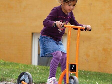 Winther Two Wheel Scooter-EYR - Image 1